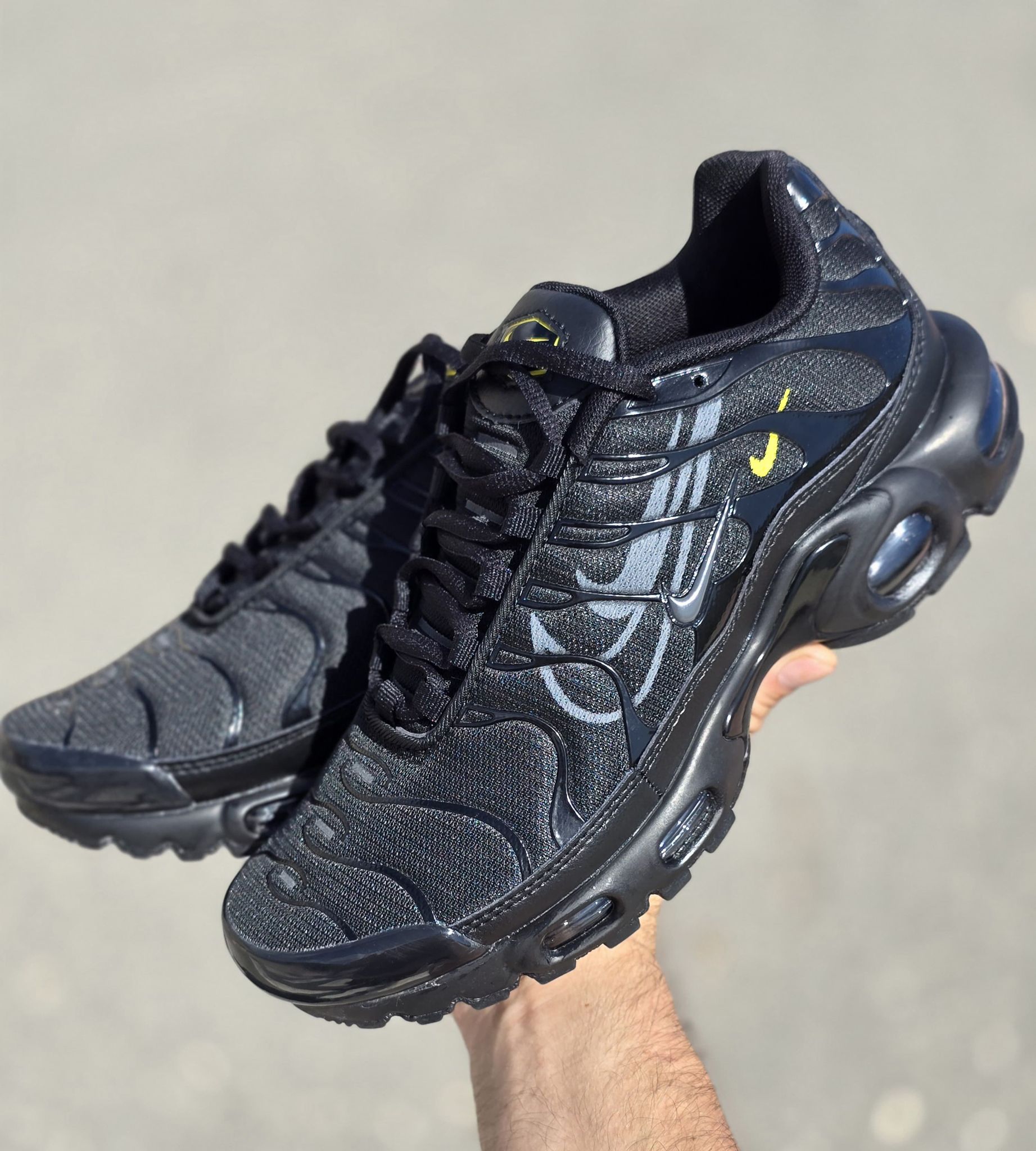 Nike TN Negra 3 logos