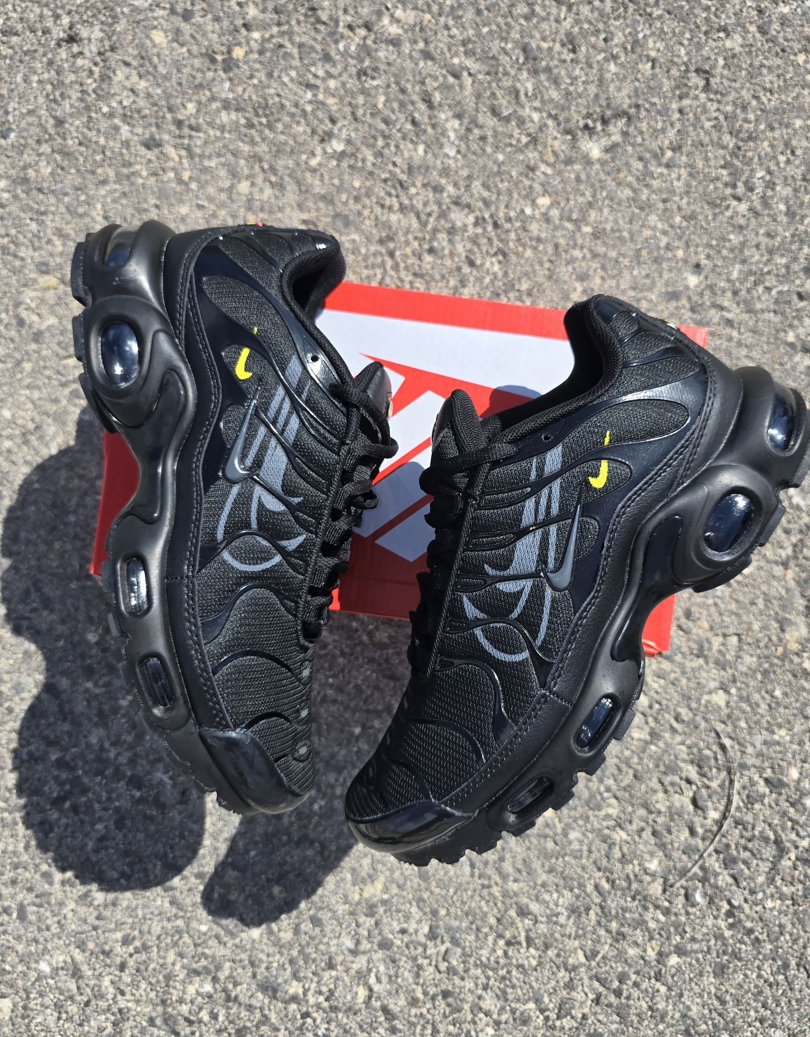 Nike TN Negra 3 logos